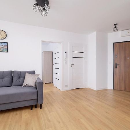 Modern Apartment With Parking Near Tauron Arena By Rent Like Home Cracovia Exterior foto